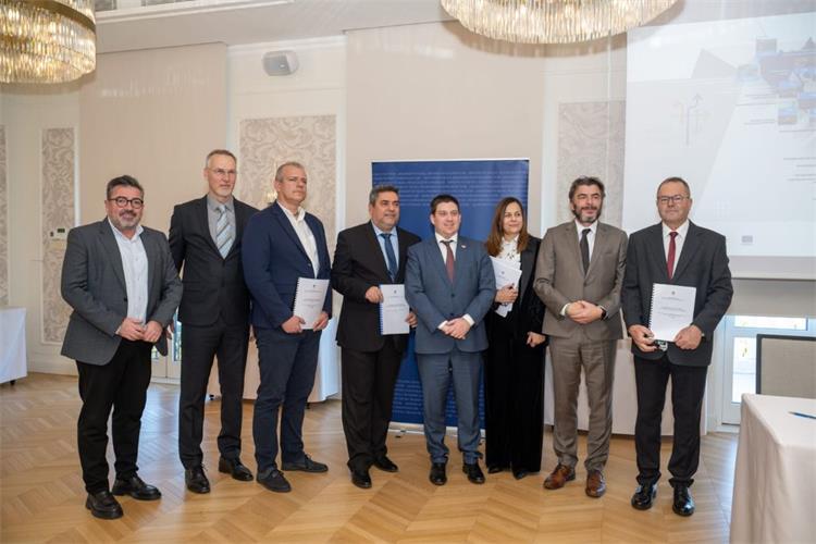 Slika /slike/foto 12_24/foto PPVRH-SIBENIK 5-12_24/nsl PPVRH-SIBENIK 5-12_24.jpg